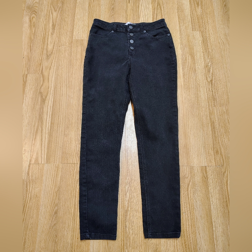 No Boundaries Button Fly Woman's Black Jeans